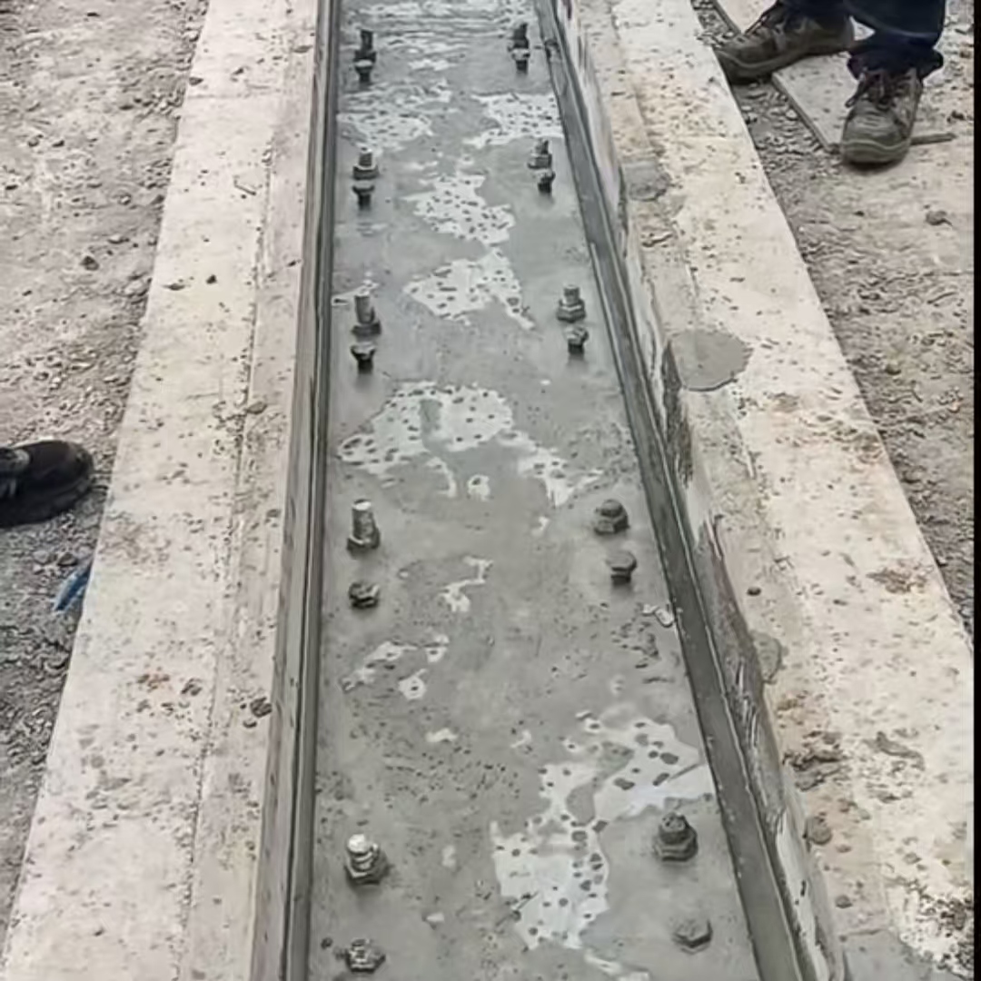 琅琊港口码头起重机龙门吊重型机械设备稳固用早强快凝轨道胶泥